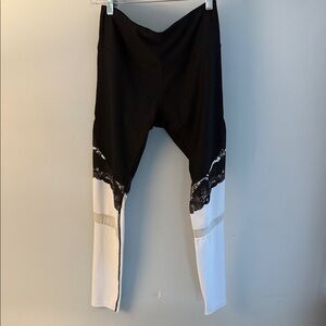 Source Unknown Black and White Colorblock Ankle Leggings